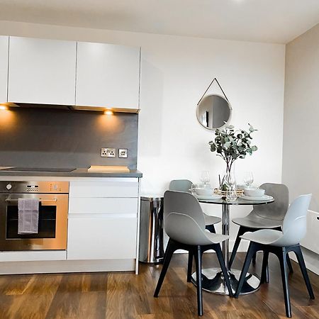 The Panda - Modern 2 Bedroom Apt In Manchester City Centre ภายนอก รูปภาพ